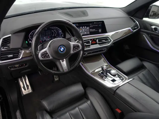 BMW X5 xDrive45e High Executive Sky Lounge, Laser Led, Elek Trekhaak, Crafted Clarity Pook, Full Mem...