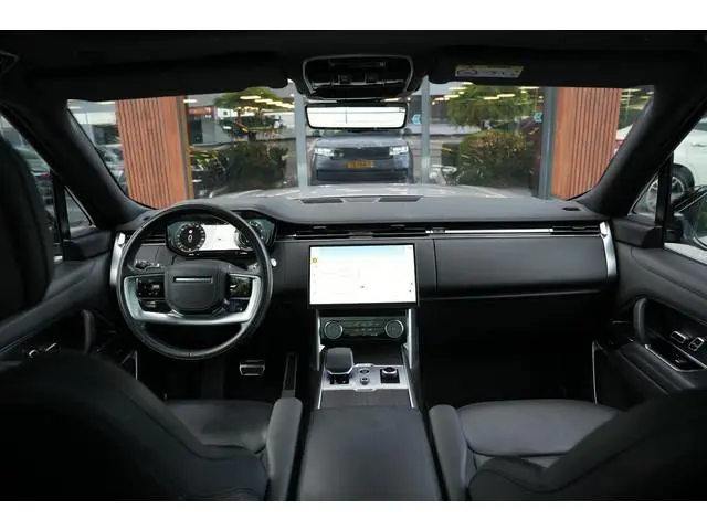 Land Rover Range Rover 3.0 P510e HSE PHEV 510 pk koelbox elektrische trekhaak 22" achterasbesturing...