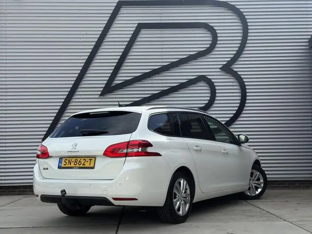 Peugeot 308 SW 1.2 PureTech Blue Lease Executive 2e Eigenaar|Navi|Clima|Cruise|Pano|Trekhaak|Carplay...