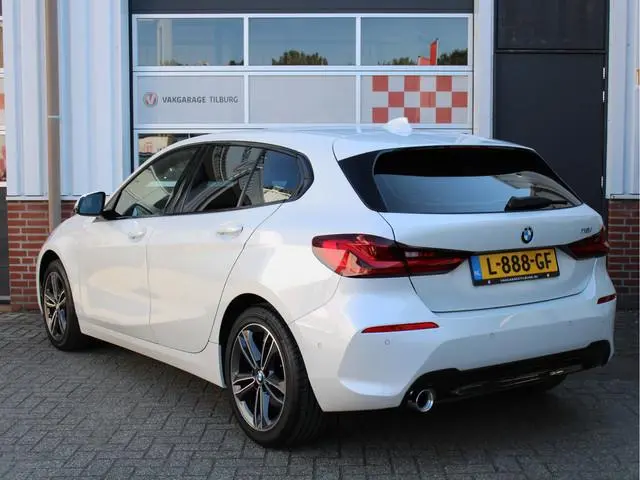 BMW 1-serie 118i Business Edition Sport Automaat Stoelverw./Half leder Sport int/Cruise/Climate/Carp...