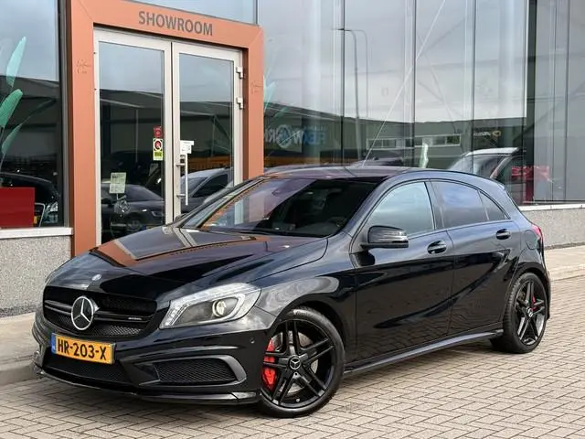 Mercedes-Benz A-klasse AMG 45 4MATIC | Stoelverwarming | Kuipstoelen | Achteruitrijcamera