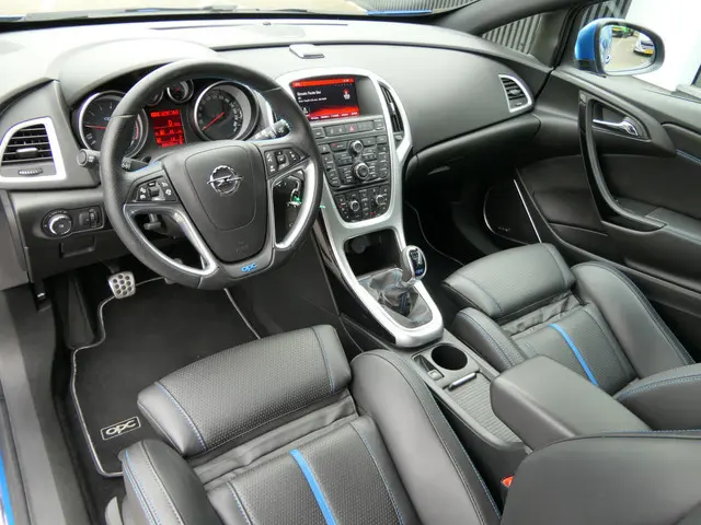Opel Astra GTC 2.0 Turbo 280pk OPC | Leder | Infinity Sound System | 20'' LMV