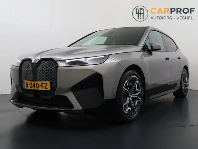 BMW iX xDrive40 High Executive 77 kWh Trekhaak | SOH 97% | Pano | Harman Kardon | HUD |