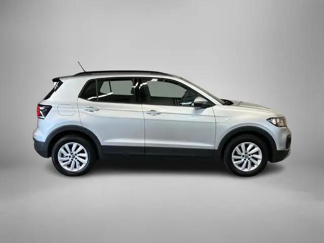 Volkswagen T-Cross 1.0TSI/95PK Life · Camera · Stoelverwarming · Apple/Android Car Play · Navigatie...