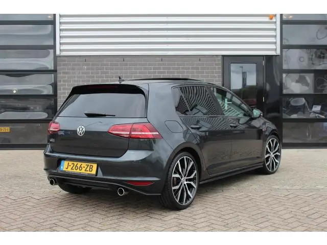 Volkswagen Golf 2.0 TSI GTI / Panoramadak / Stoelverwarming