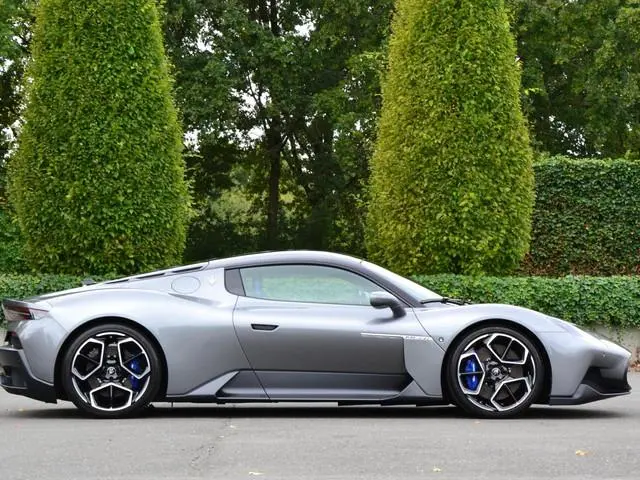 Maserati MC20