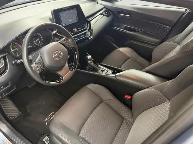 Toyota C-HR 2.0 Hybrid Business Plus Aut- Stuur/Stoelverwarming, Camera, Xenon Led, Trekhaak, Two To...
