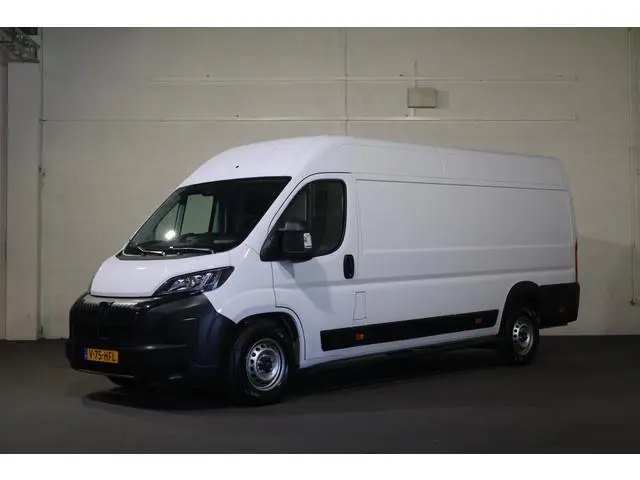 Peugeot Boxer 2.2 BlueHDi 180pk L4 H2 Automaat Airco Navigatie Camera