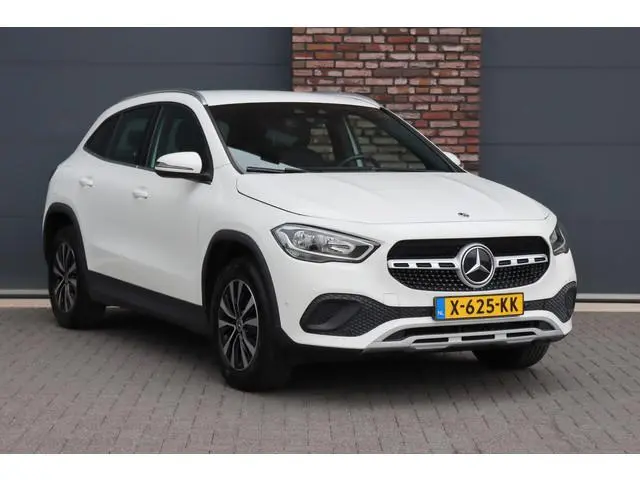 Mercedes-Benz GLA-klasse 250 e Luxury Line | Augmented Reality | Stoelverwarming | Widescreen | Zitc...