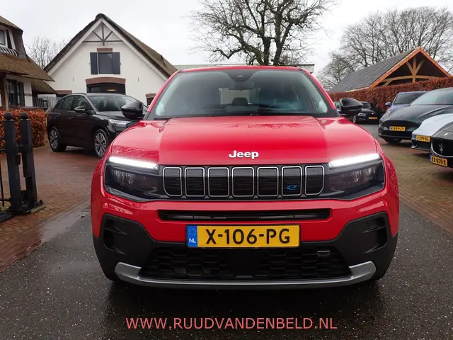 Jeep Avenger Altitude 54kWh ACC / CARPLAY / PDC / WARMTEPOMP