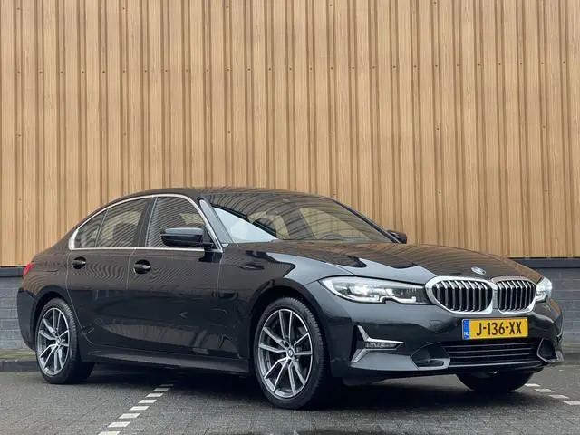 BMW 3-serie 318i High Executive Edition | Apple Carplay | Sfeerverlichting | Keyless Go | Stop&Go |...
