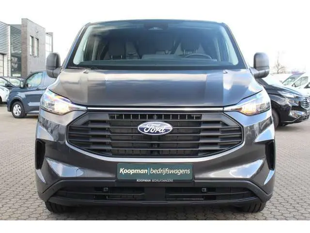 Ford Transit Custom 320 2.0TDCI 170pk L2H1 Trend | 4x4 | AWD | Automaat | L+R Zijdeur | Stoel+Stuurverwarming | Sync 4 13" | Keyless | Camera | Carplay/Android | Lease 771,- p/m