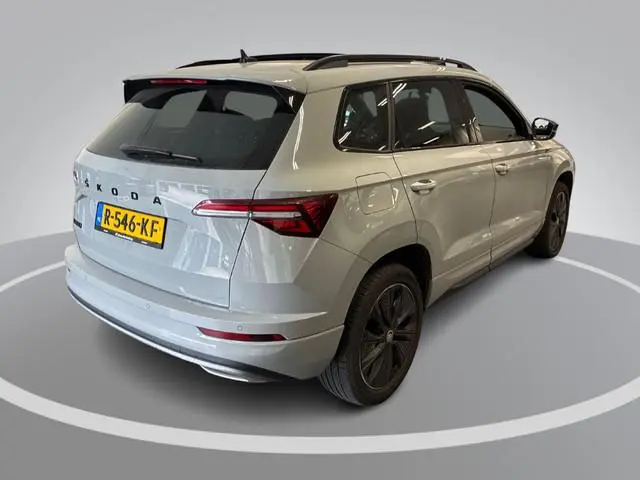 Skoda Karoq 1.5 TSI 150pk DSG ACT Sportline Business · Panoramadak · Camera · Cruise Control · Apple...