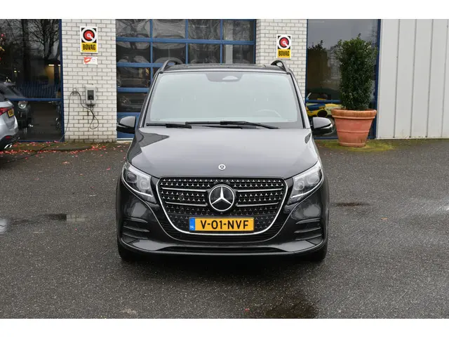 Mercedes-Benz V-klasse 300d AMG L2 DC AMG pakket, Easy pakket, Winter pakket, Etc.