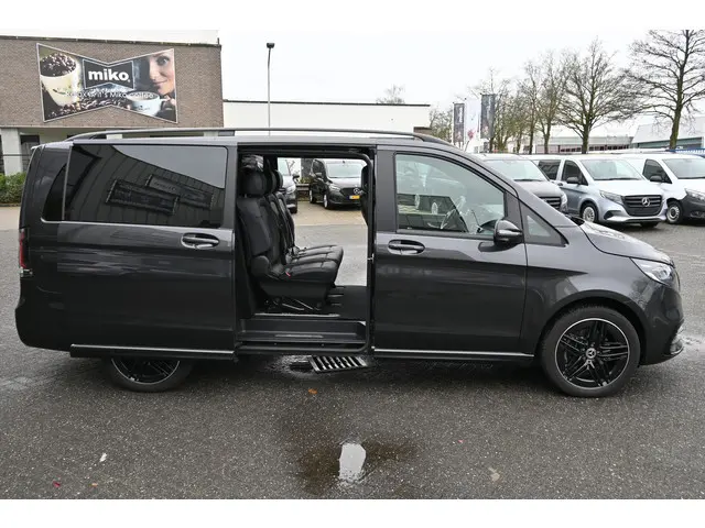 Mercedes-Benz V-klasse 300d AMG L2 DC AMG pakket, Easy pakket, Winter pakket, Etc.