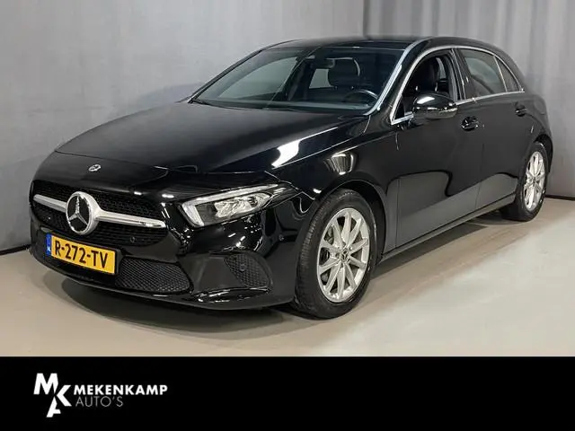 Mercedes-Benz A-klasse 180 Advantage 17"/Sfeerverlichting/LED/Climate/Stoelverwarming/Apple Carplay...