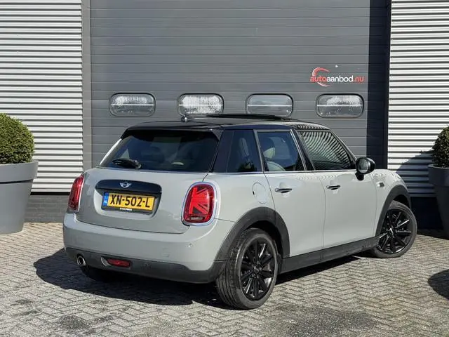 MINI 5-Deurs 1.5 Cooper Chili Serious Business | Panoramdak | Navigatie | Climate Control | Privacy...