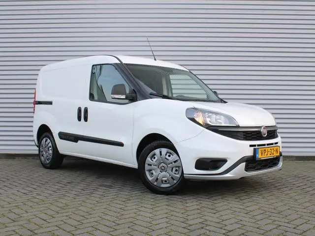 Fiat Doblò Cargo 1.6 MJ L1H1 S Trekking | Navi | Cruise | Airco | Parkeersensoren achter | Apple Car...
