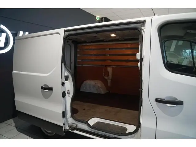 Nissan NV300