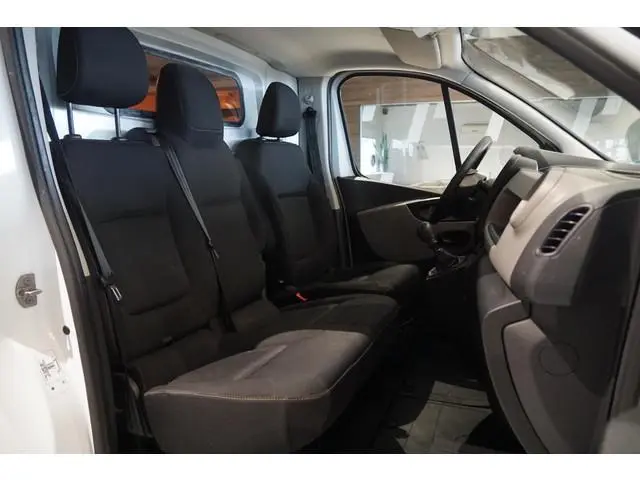Nissan NV300