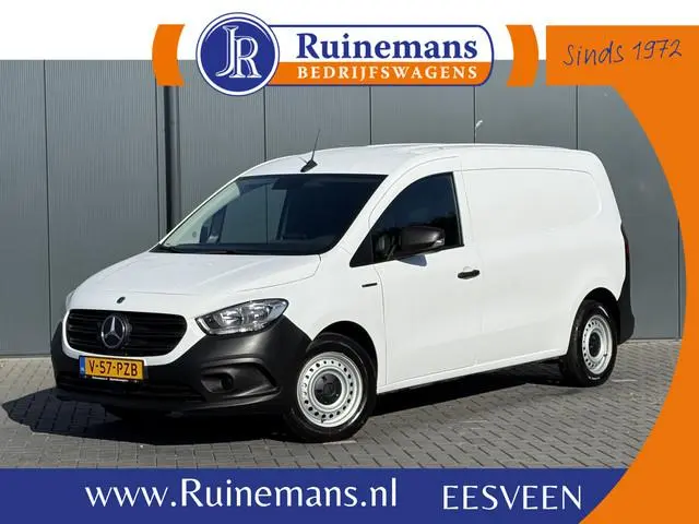 Mercedes-Benz eCitan 112 Pro 51 kWh / L2H1 / TREKHAAK / 3-ZITS / **3.698 KM!!** / CAMERA / CRUISE /...