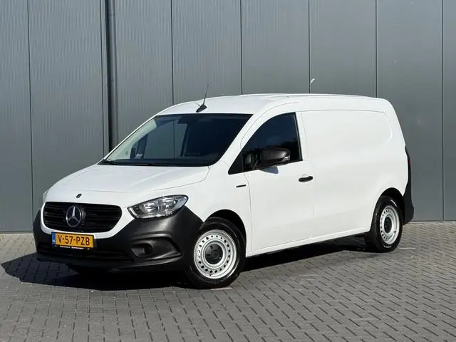 Mercedes-Benz eCitan 112 Pro 51 kWh / L2H1 / TREKHAAK / 3-ZITS / **3.698 KM!!** / CAMERA / CRUISE /...