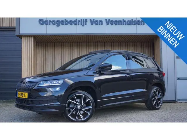 Skoda Karoq 1.5 TSI 150PK Sportline Business *Black Style* Pano.Dak Canton Virtual Stoel/Stuurverwar...