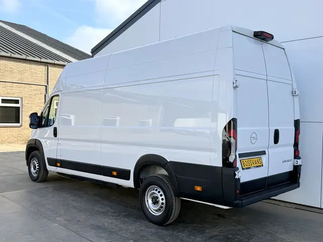 Opel Movano