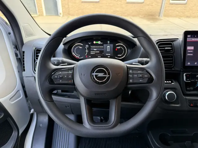 Opel Movano