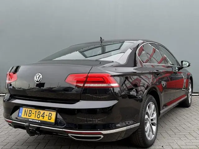 Volkswagen Passat BWJ 2016 1.4 TSI GTE 231 PK Connected Series TREKHAAK | FULL LED | CARPLAY + ANDRO...