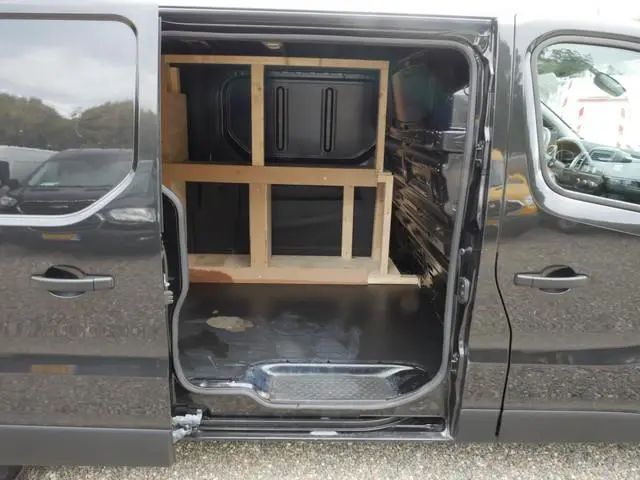 Nissan NV300