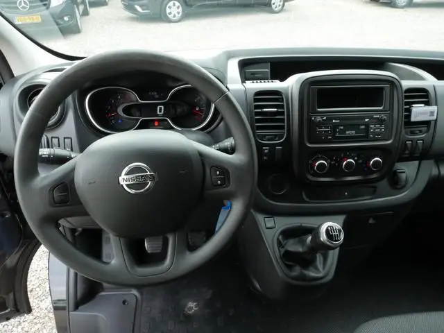 Nissan NV300