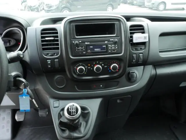 Nissan NV300