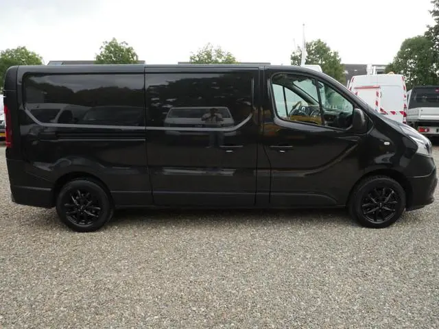 Nissan NV300