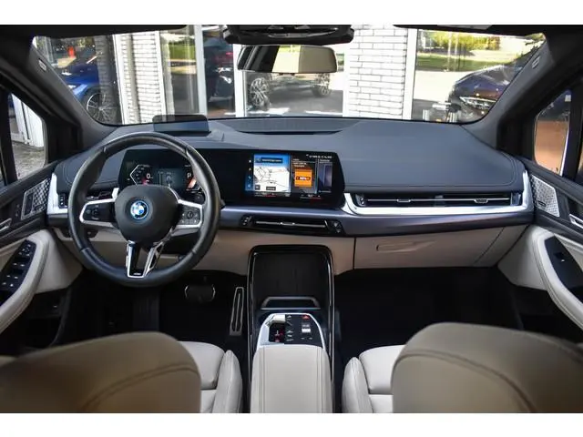 BMW 2-serie Active Tourer 230e xDrive Pano Trekhaak Head Up Elc Stoelen Came