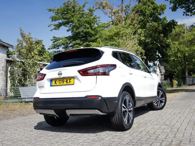Nissan Qashqai 1.3 DIG-T N-Connecta 2e-Eig. & Dealer-Onderh. BOVAG-Garantie. NL-Auto.