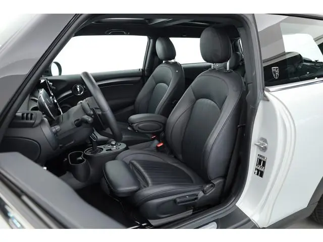 MINI 3-Deurs 2.0 Cooper S - YOURS | Rijklaar! | S/K-Dak | Dig. Cockpit | Stoelverw. | Leder | Camera...