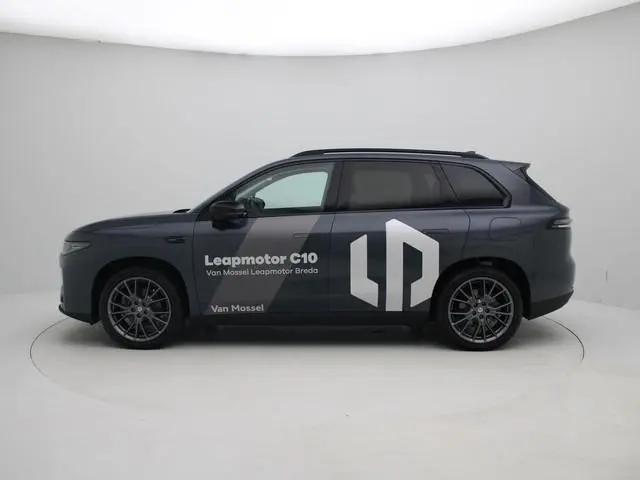 Leapmotor C10