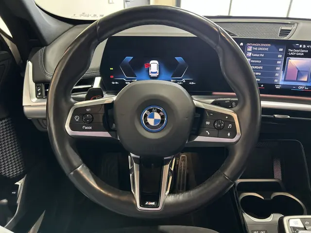 BMW iX1