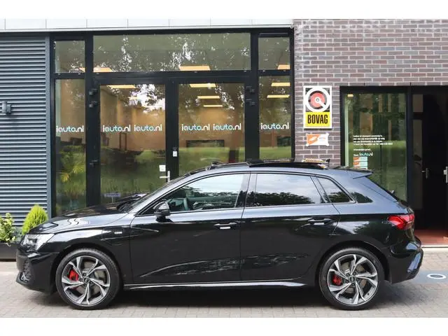 Audi A3 Sportback 45 TFSI e 272pk S edition Competition Pano/MatrixLED/Navi+/Keyless/Camera/Head-up/...