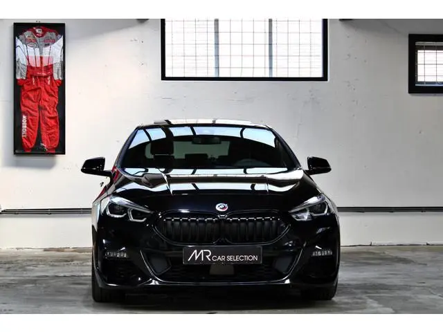 BMW 2-serie Gran Coupé 218i High Executive | M-Sport | Panoramadak | Memory | Trekhaak | NL auto | 1...