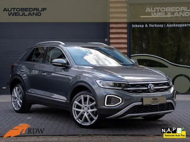 Volkswagen T-Roc 1.5 TSI R-Line Business+ NIEUWSTAAT I R-line I Virtual I 19" I Keyless I IQ.light I...