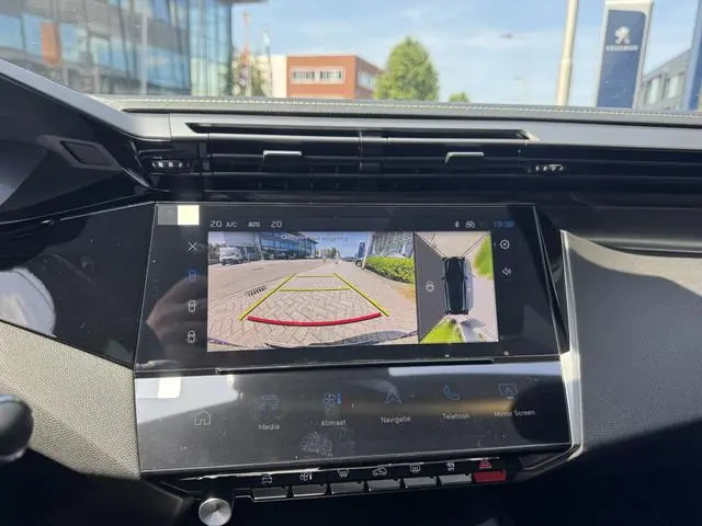 Peugeot e-308