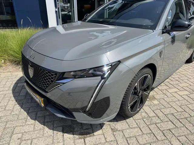 Peugeot e-308