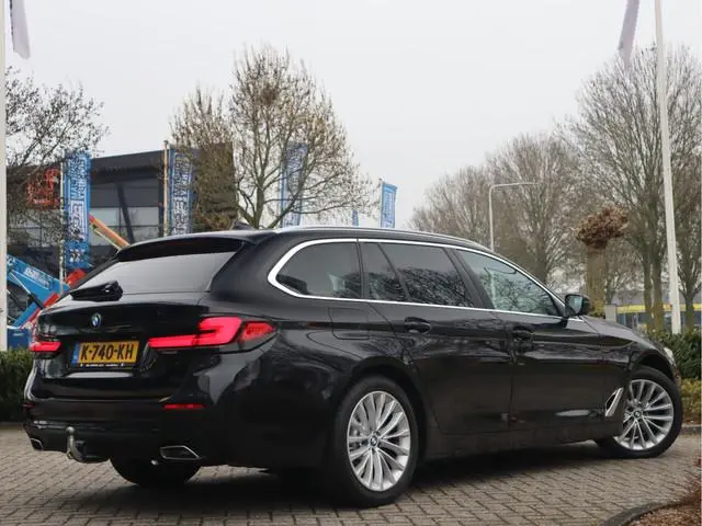BMW 5-serie Touring 520i High Executive Edition Trekhaak/ Stoelverw. / Leder / Voorzien van 2 jaar A...