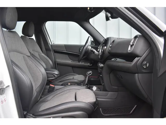 MINI Mini Countryman 1.5 Cooper Chili | Trekhaak | Keyless | Navi | Clima | NL Auto
