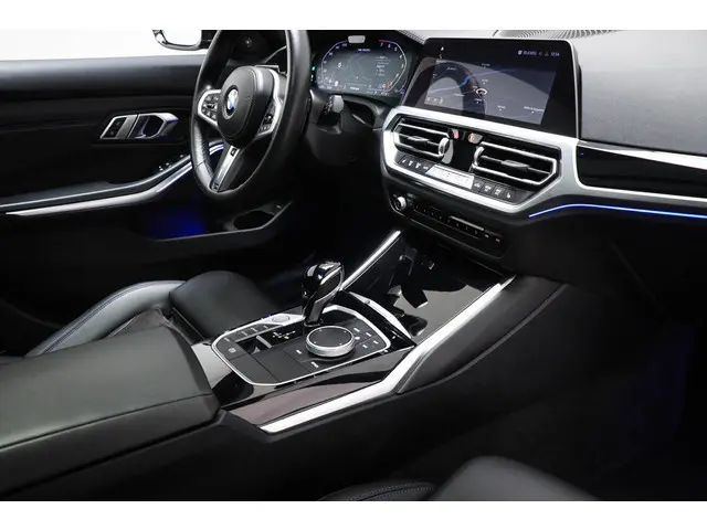 BMW 3-serie Touring M340i xDrive High Executive | DRIVING PROFESSIONAL PACK | LASER LED | PANORAMADA...