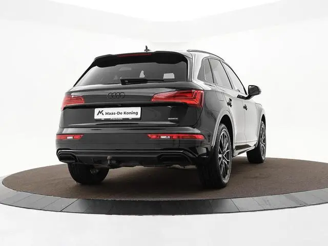 Audi Q5 50 TFSIe 299pk S-tronic S edition · Camera · Wegklapbare Trekhaak · Apple/Android Car Play ·...