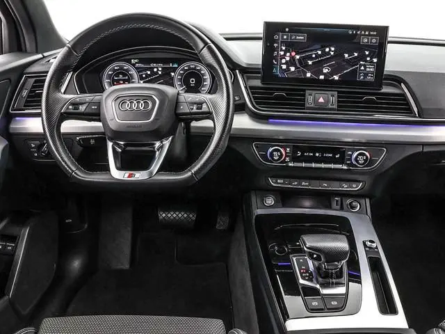 Audi Q5 50 TFSIe 299pk S-tronic S edition · Camera · Wegklapbare Trekhaak · Apple/Android Car Play ·...