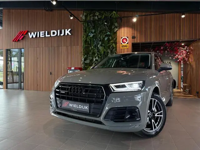 Audi Q5 50 TFSI e quattro S edition Camera SOH 93% Optiek-pakket Titaniumzwart